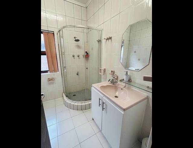 4 BEDROOM PROPERTY TO RENT IN BO KAAP